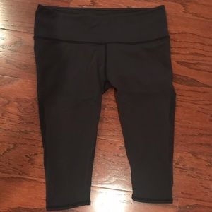Lululemon crop leggings with vented sides